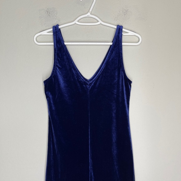 Forever 21 Women's L Velvet Bodycon Dress V Neck Sleeveless Blue Party Stretch - Picture 2 of 8